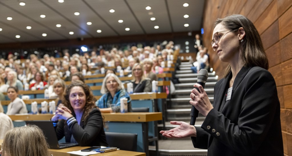 Foto fra konference i auditorium på Rigshospitalet